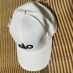 ALO YOGA OFF-DUTY CAP BRAND NEW